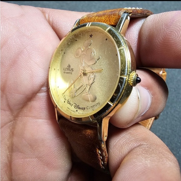Vintage Lorus Disney Mickey Mouse Quartz Watch Gold Tone V811-1400 Working - Picture 3 of 9
